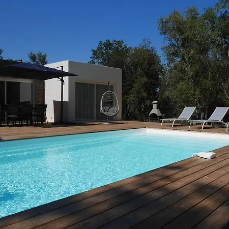 Avec Piscine A 700m De La וילה *