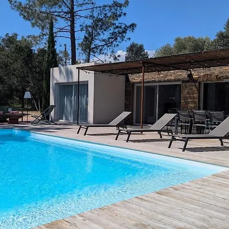 Avec Piscine A 700m De La וילה *