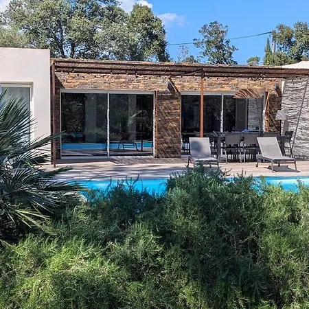 Avec Piscine A 700m De La * זונזה