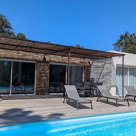 Avec Piscine A 700m De La וילה *