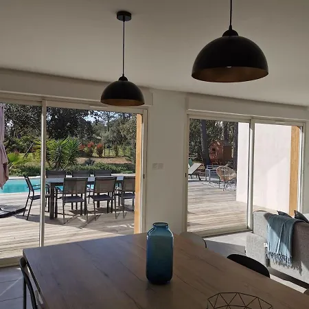 וילה Avec Piscine A 700m De La